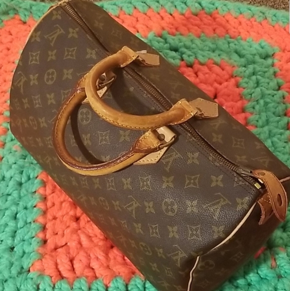 Authentic Louis Vuitton Speedy 35 - Picture 2 of 16